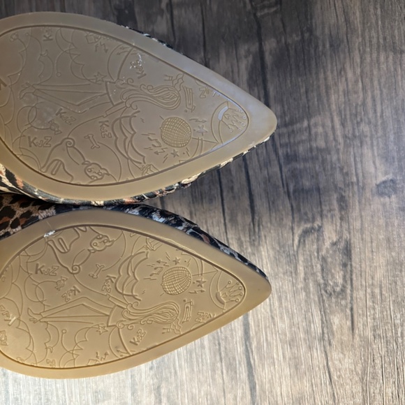 *KATHY VAN ZEELAND* Cheetah Print Pointed Toe Heels Size 9.5 - Picture 7 of 8